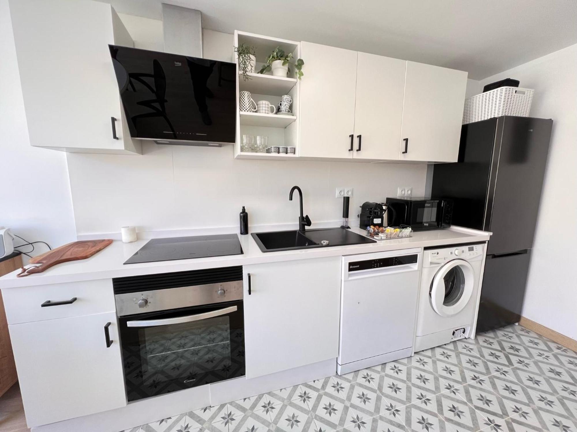 La Bella Escondida Piscina Campo De Golf Solarium Y Parking En Centro Historico Apartment Малага Екстериор снимка